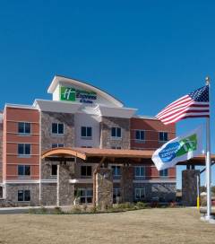 Holiday-Inn-HotSprings,AK-Pool